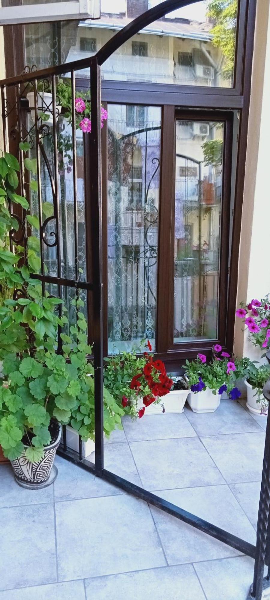 Svitla Zatyszna: Cozy Central Apartment with Balcony Near Opera Lviv Exterior photo