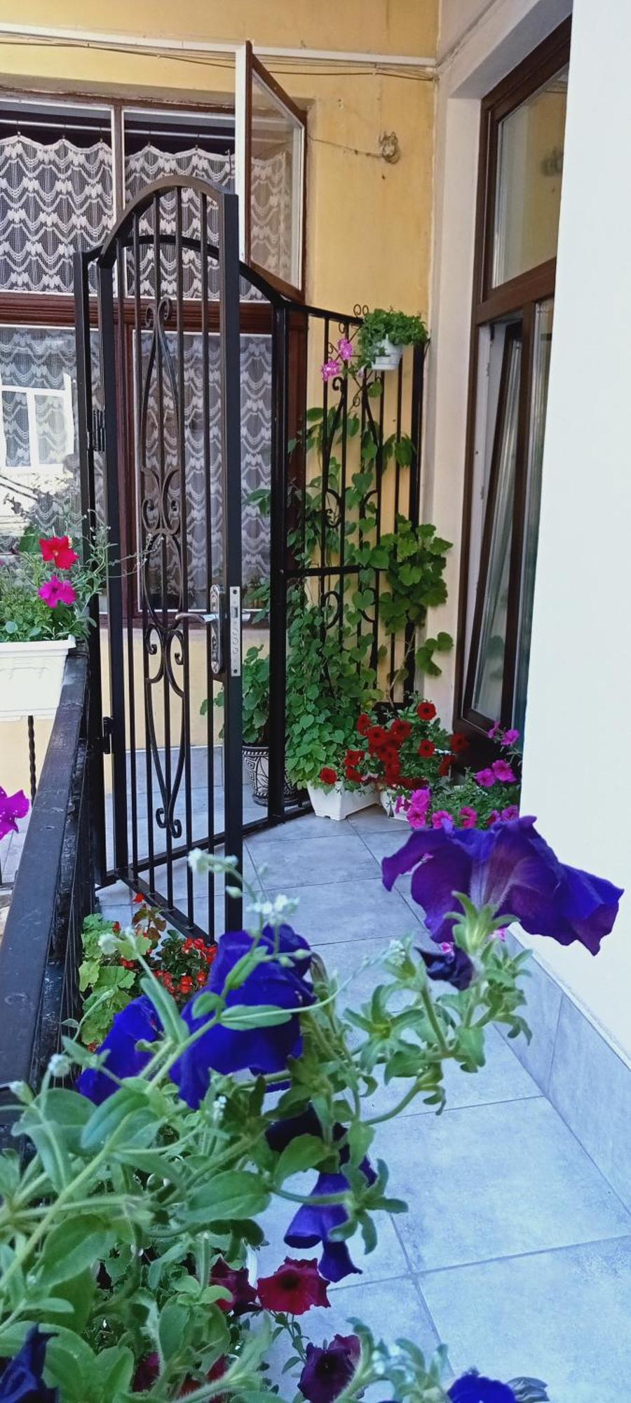 Svitla Zatyszna: Cozy Central Apartment with Balcony Near Opera Lviv Exterior photo